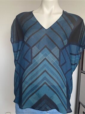 Vince Blue Chevron V-Neck Blouse 100% silk